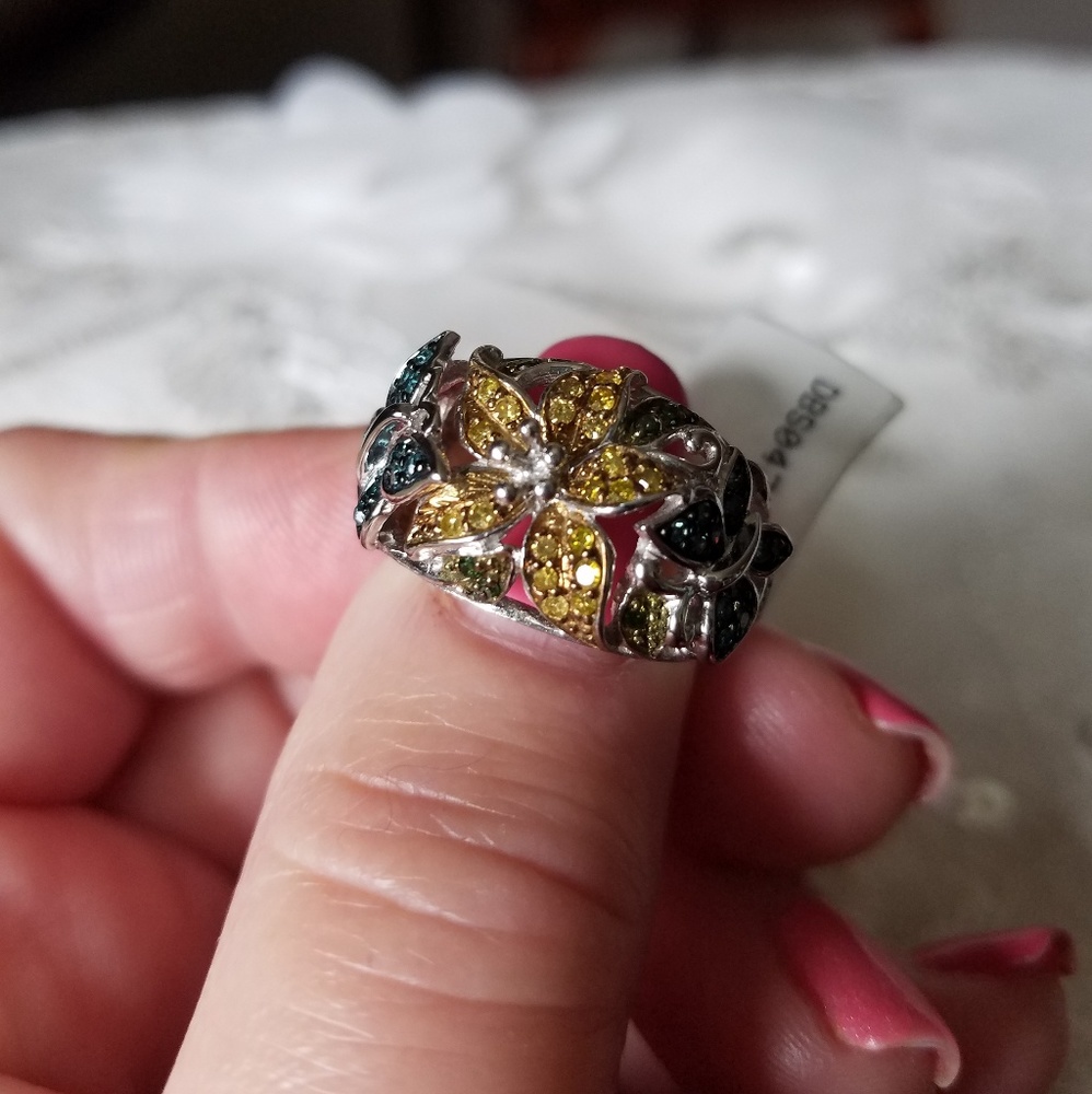 NWT Sterling Diamond Flower Ring - Picture 7 of 8